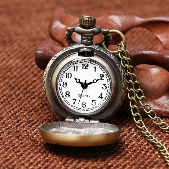 🆕️LAST ONE**Owl antique bronze watch - Picture 3 of 5